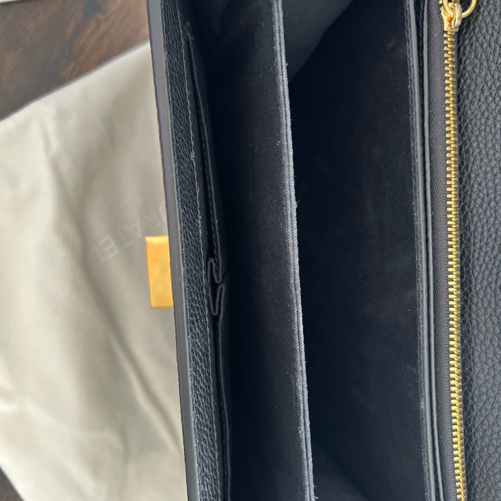 The Curated Elegant Black Leather Shoulder/Crossbody Bag - Picture 8 of 14